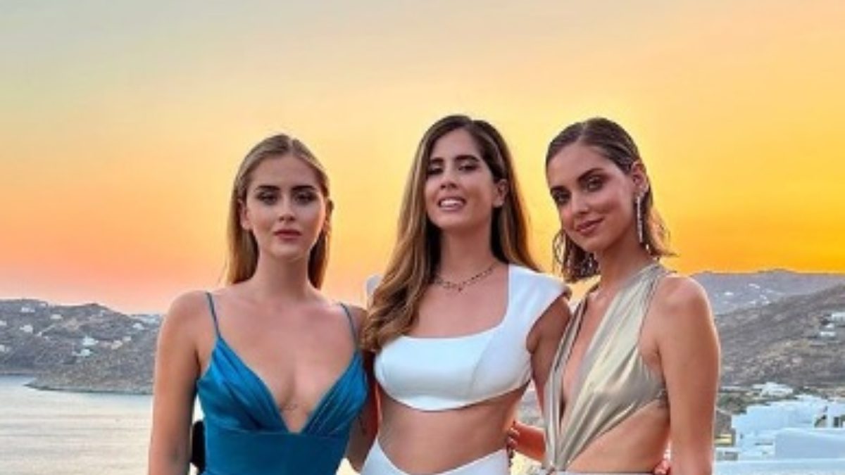 Le Ferragni incantano Mykonos: i look coordinati per l’addio al nubilato di Francesca sono très chic!
