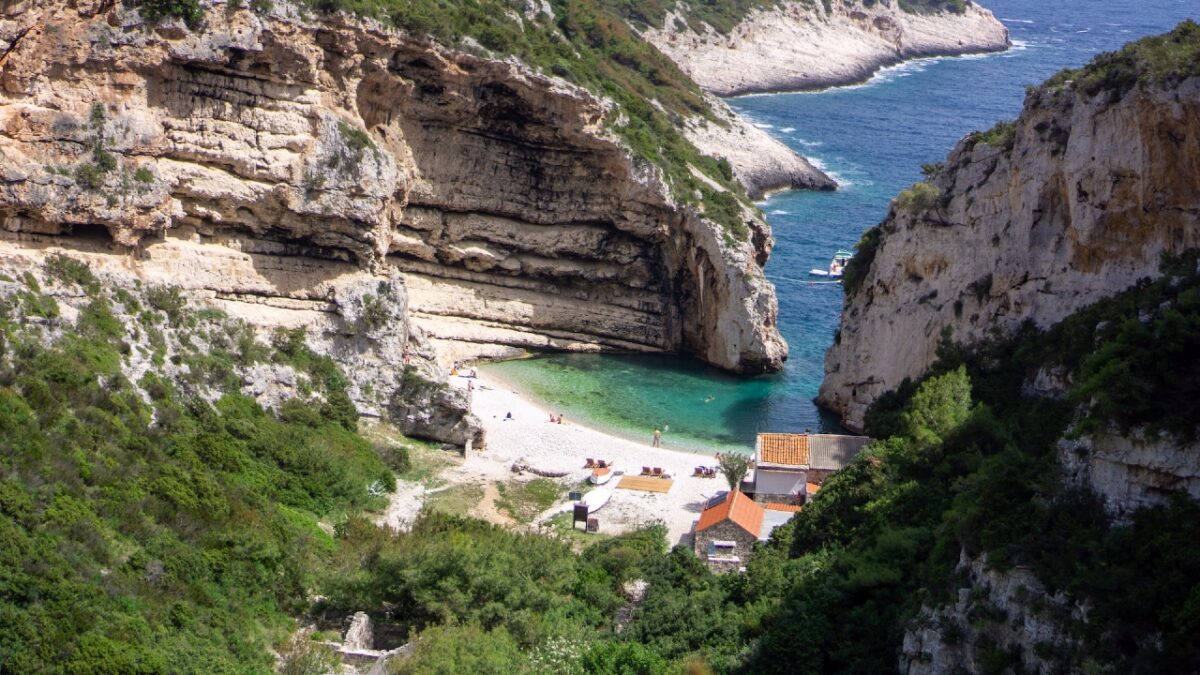 Croazia, le 6 spiagge più belle per una vacanza Estiva da sogno