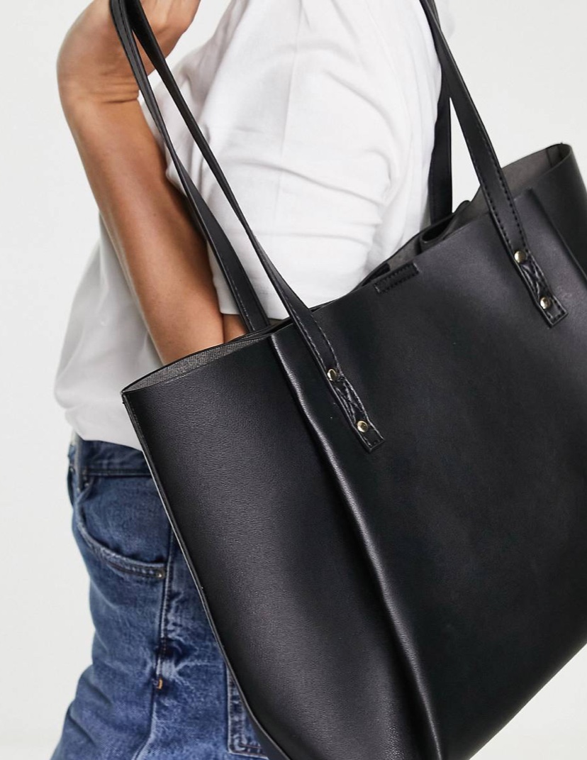 Galleria foto '7 Maxi Borse da acquistare subito su Asos per viaggiare comode!' - foto 4