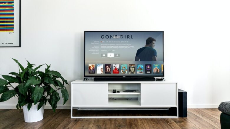 schermo o tv per cinema in casa