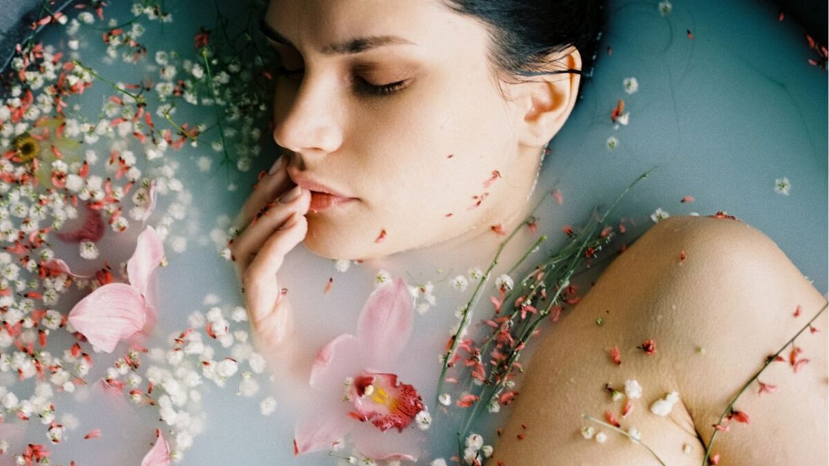 8 body pampering you definitely must give yourself!