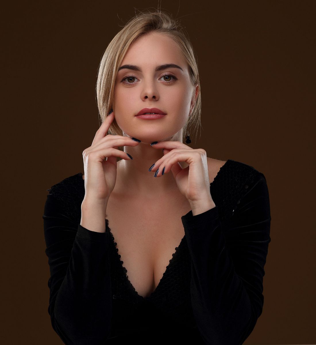 Galleria foto 'Doppio mento, 8 trucchi per nasconderlo' - foto 3