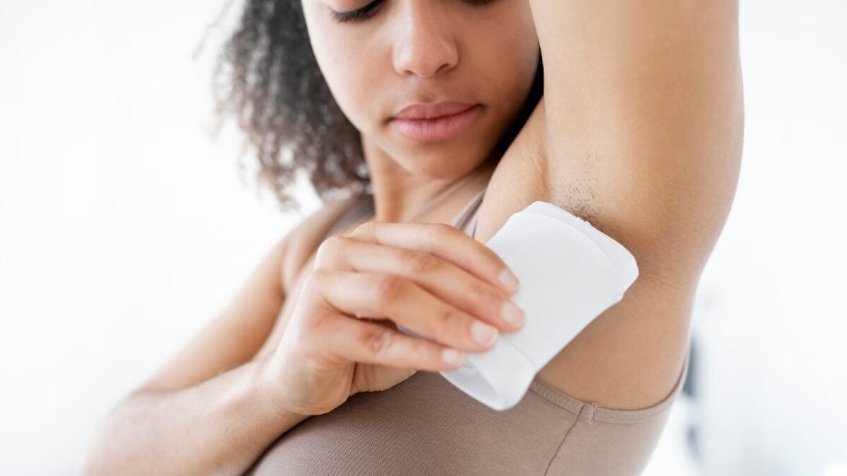 Deodoranti, 5 ingredienti da evitare. Fai molta attenzione!