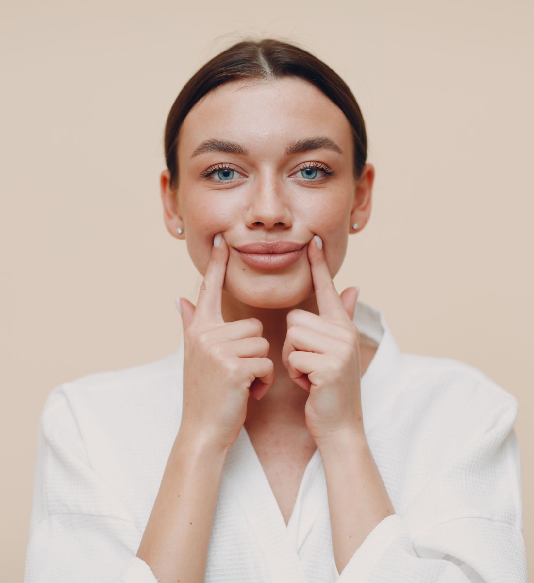 Galleria foto 'Allena i muscoli del viso: 5 esercizi di ginnastica facciale per combattere le rughe!' - foto 4