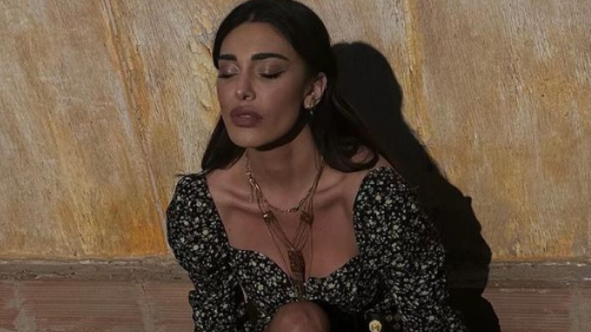 Belen Rodriguez, foto in Lingerie e Video sensuale: cosa succede?
