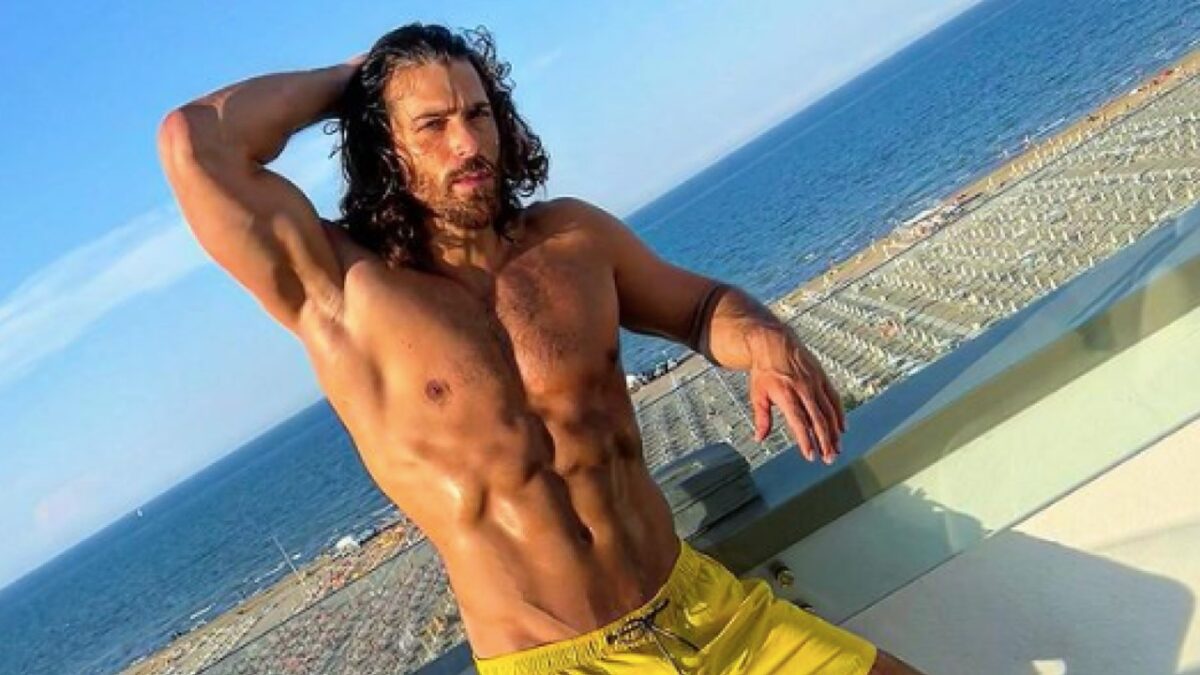 Can Yaman difeso dalle Fan: in Sardegna viene ripreso così, inammissibile