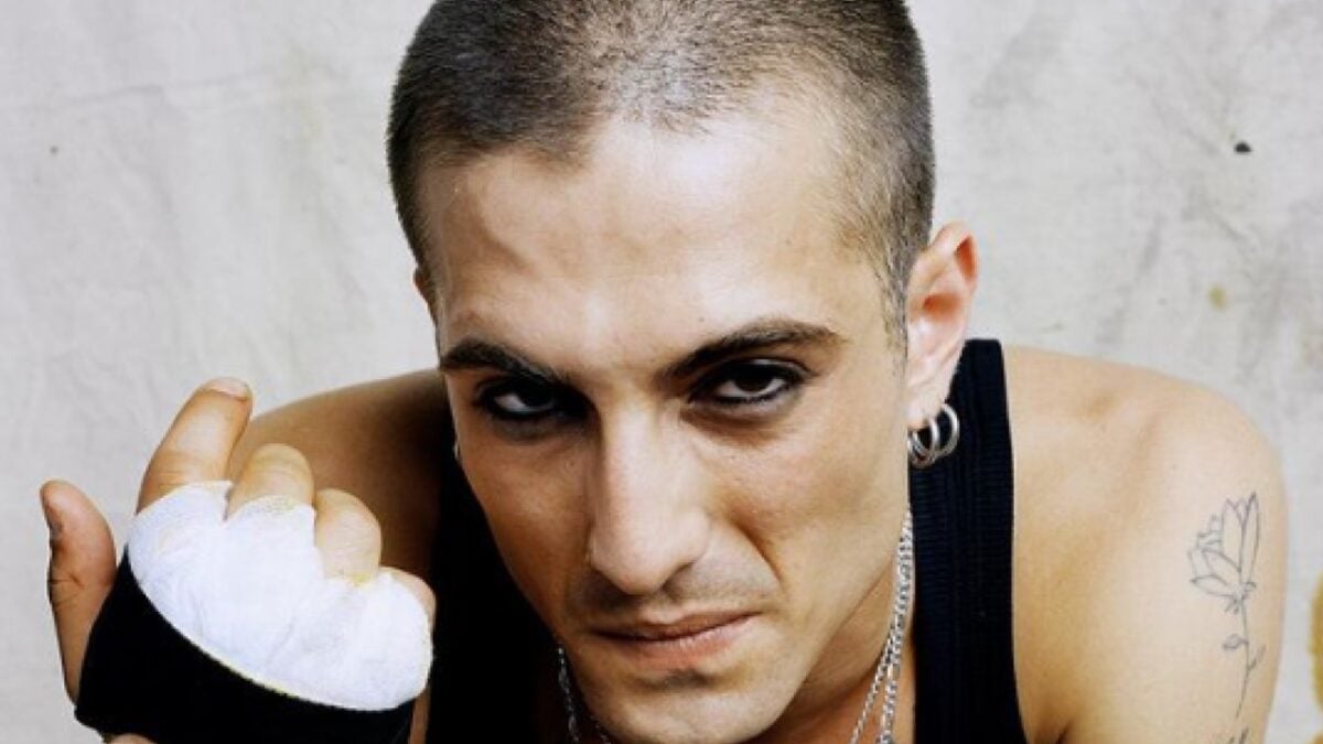 Damiano David senza maglietta con i Tatuaggi in bella mostra: fan dei Maneskin in delirio