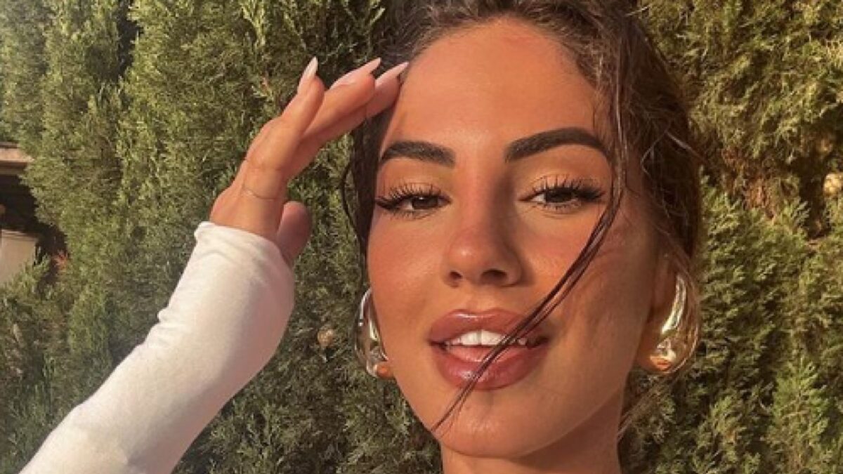 Giulia De Lellis, le foto Hot per salutare l’Estate: esplode la Polemica