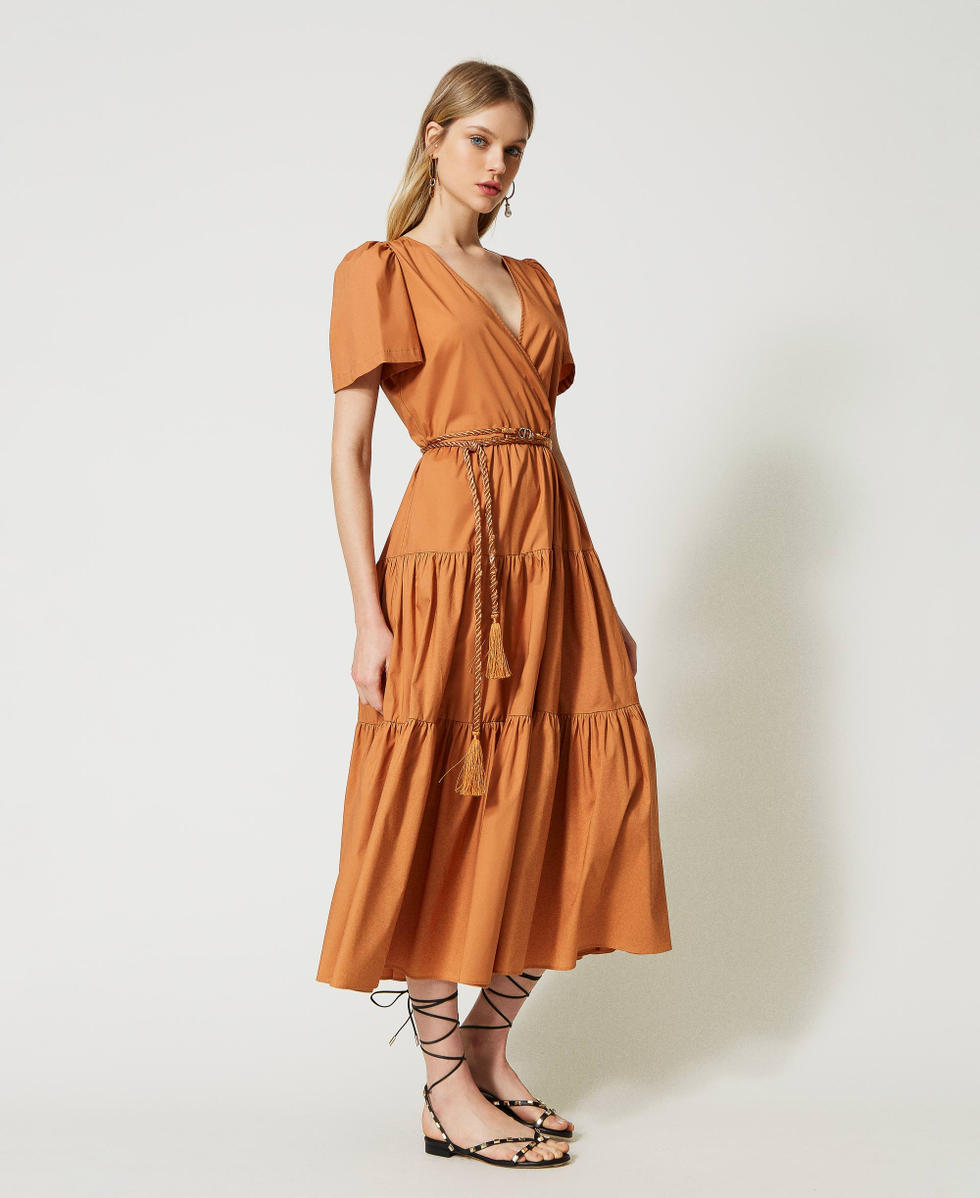Galleria foto 'Sandali e Abito: ecco 6 look da copiare per un’estate super chic' - foto 6