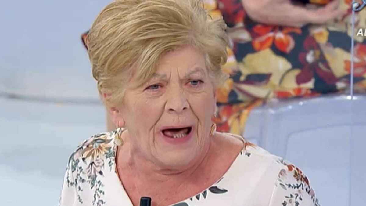 Uomini e Donne, colpo di scena per Pinuccia: torna in Studio ma niente è come sembra