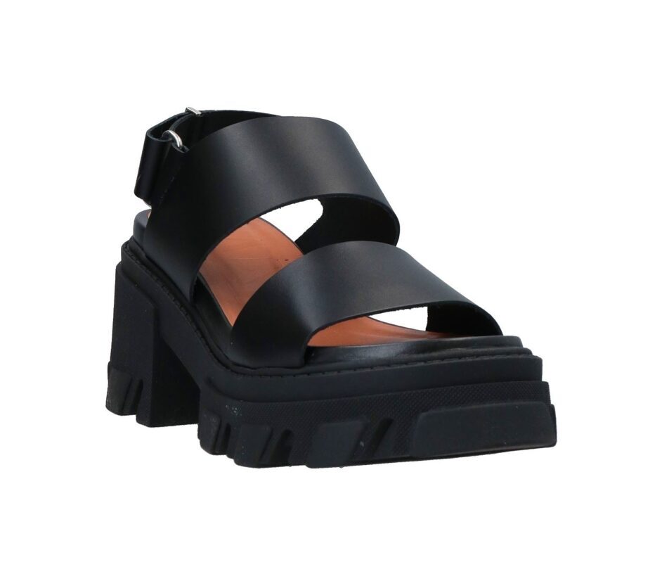 Galleria foto 'Ganni Saldi super su Yoox: Sconti sulle Scarpe fino al 50%!' - foto 3