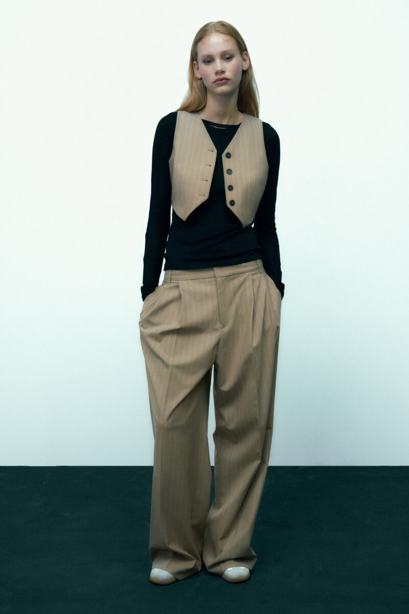 Galleria foto '5 look con gilet da copiare per un outfit chic e super comfy!' - foto 3