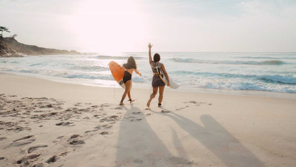 Surfwear: 5 consigli per vestire lo stile da vera regina delle onde