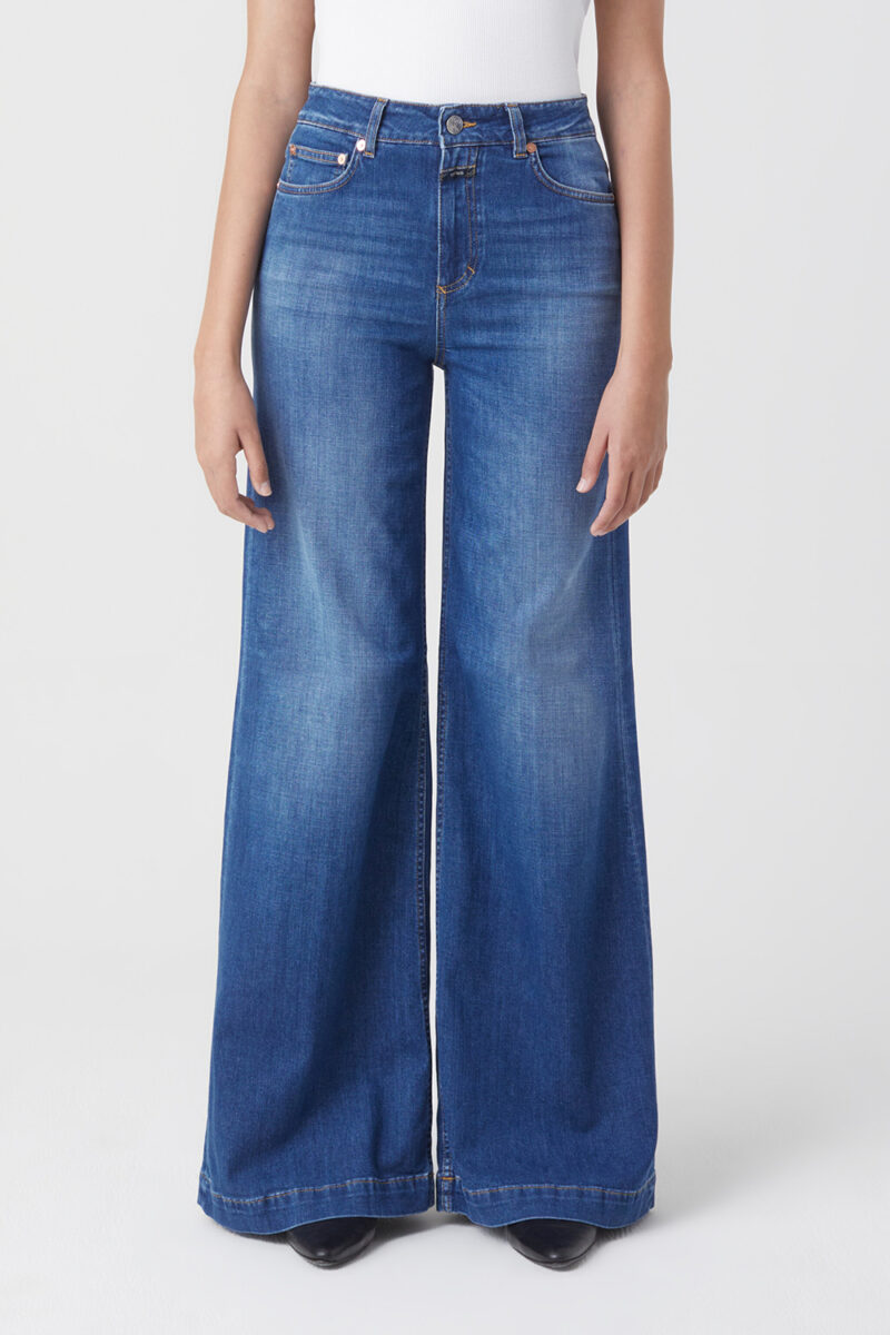 Galleria foto 'Jeans, 5 modelli perfetti per l’Estate. Ecco quali indossare con il caldo…' - foto 5