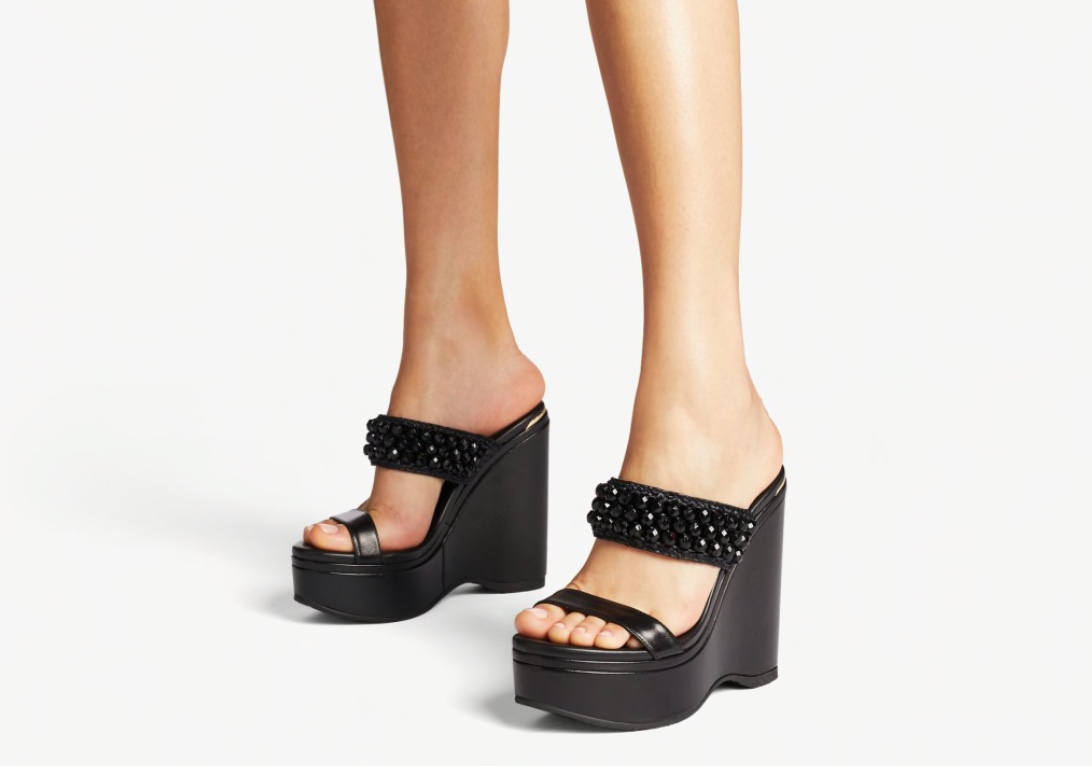 Galleria foto '5 Zeppe Maxi da non lasciarsi sfuggire: più alte con Stile!' - foto 4