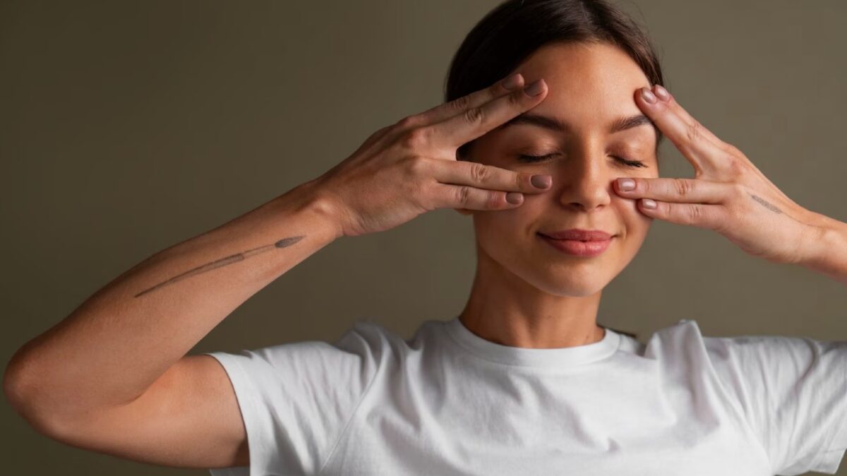 Massaggio anti occhiaie, 5 cose da sapere per un contorno occhi perfetto!