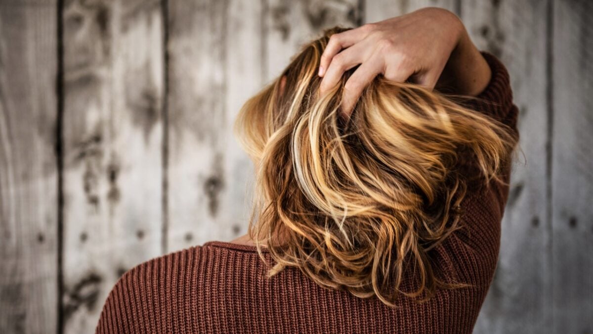 Massaggio al Cuoio Capelluto: come farlo e i 5 benefici per i Capelli