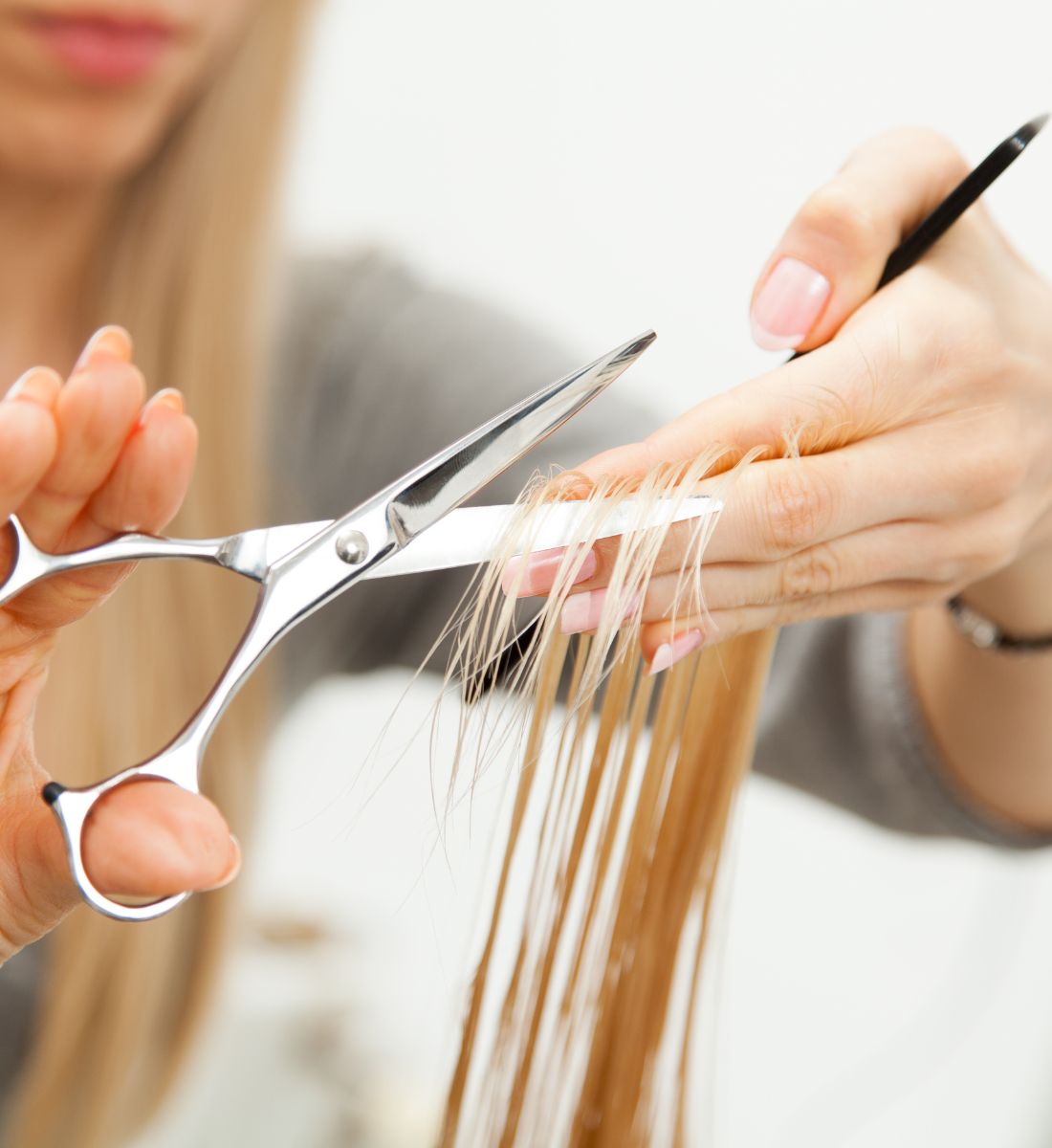 Galleria foto 'Capelli crespi o elettrici: 7 metodi efficaci per risolvere il problema. Da Provare!' - foto 1