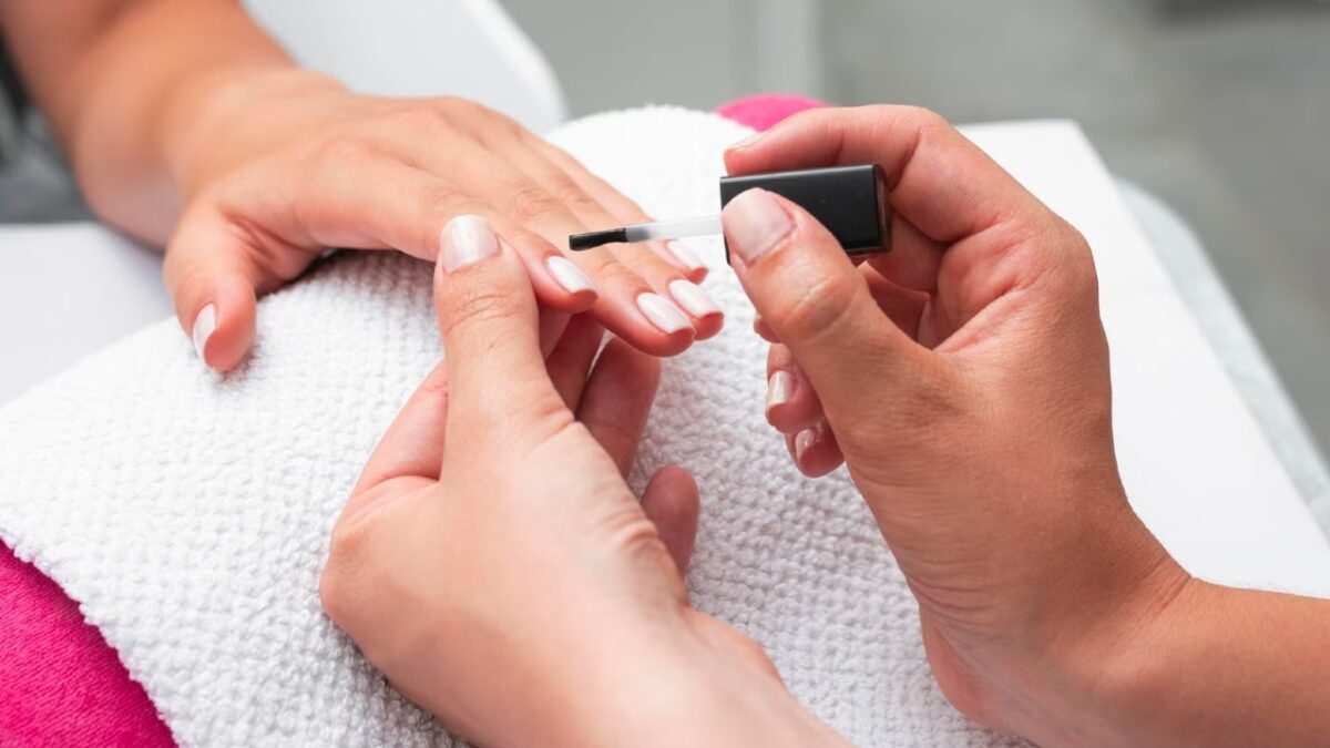 6 Top coat iper lucidi per creare una perfetta Gloss Manicure