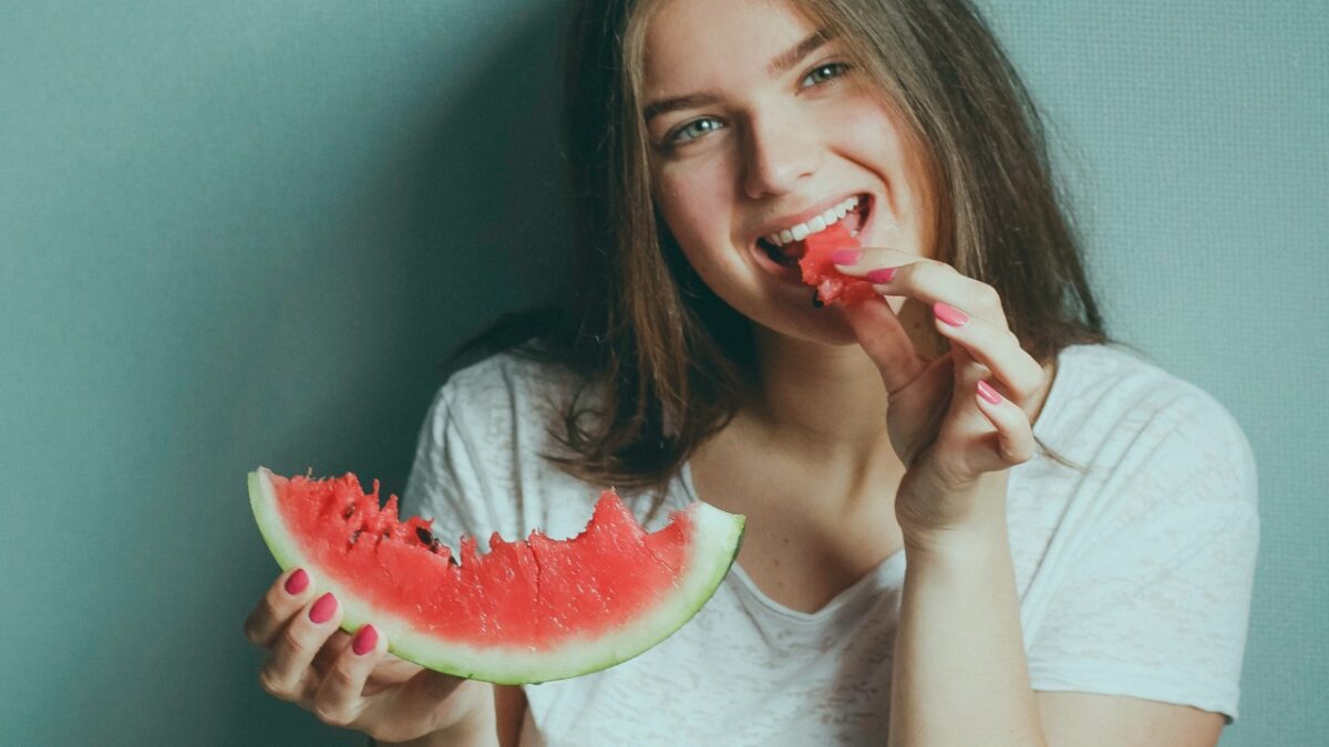 Watermelon Nails, le Unghie più fresche e colorate del momento: 5 idee da copiare!