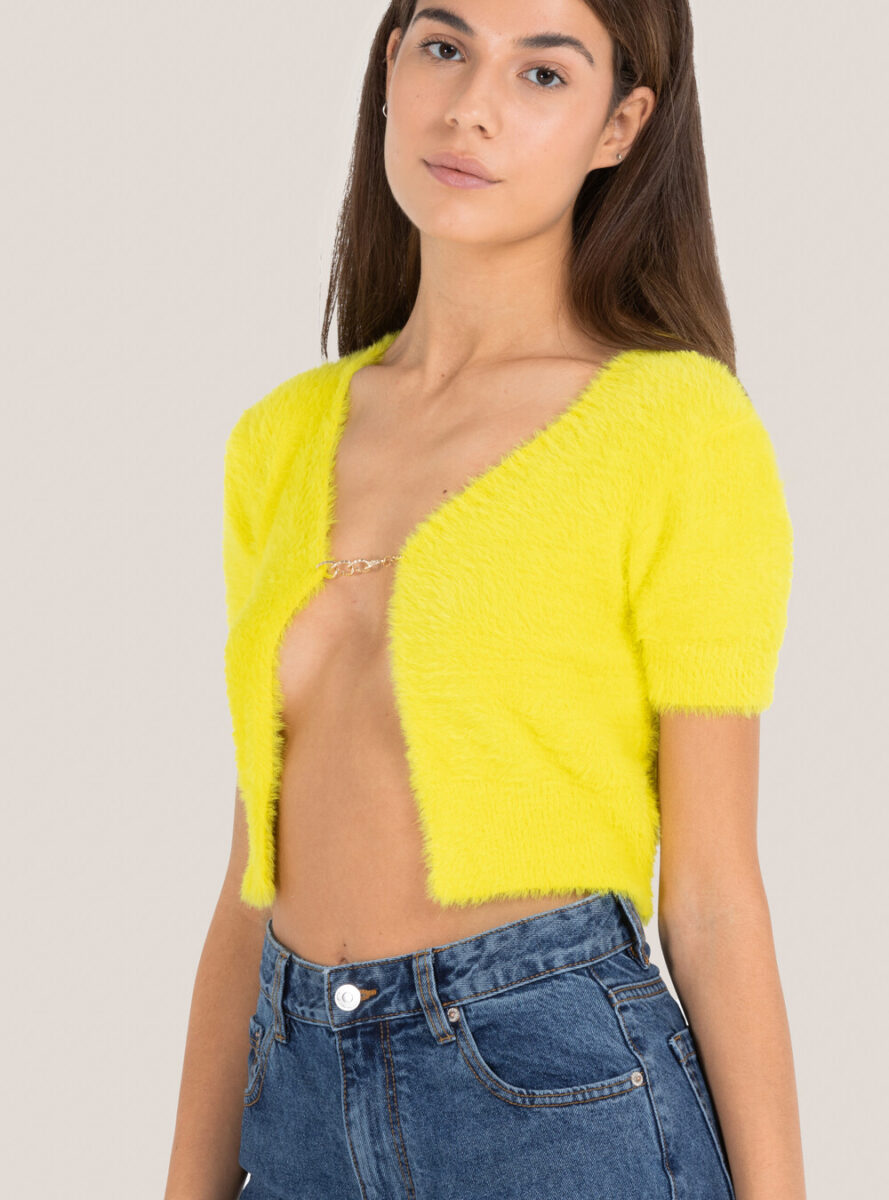 Galleria foto '6 Cardigan Cropped comodi e alla moda da avere assoluatmente nell’armadio' - foto 4