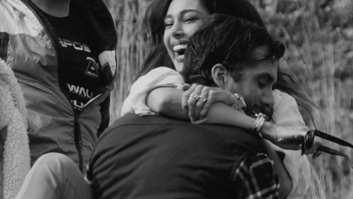 Belen Rodriguez, compleanno d’amore con Elio Lorenzoni: la coppia riappare dopo la fuga insieme