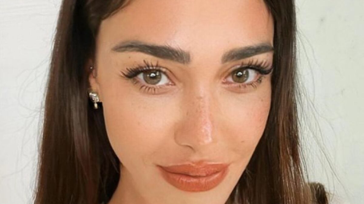 Belen Rodriguez, bomba sulla showgirl: ”L’ho incontrata struccata e…”