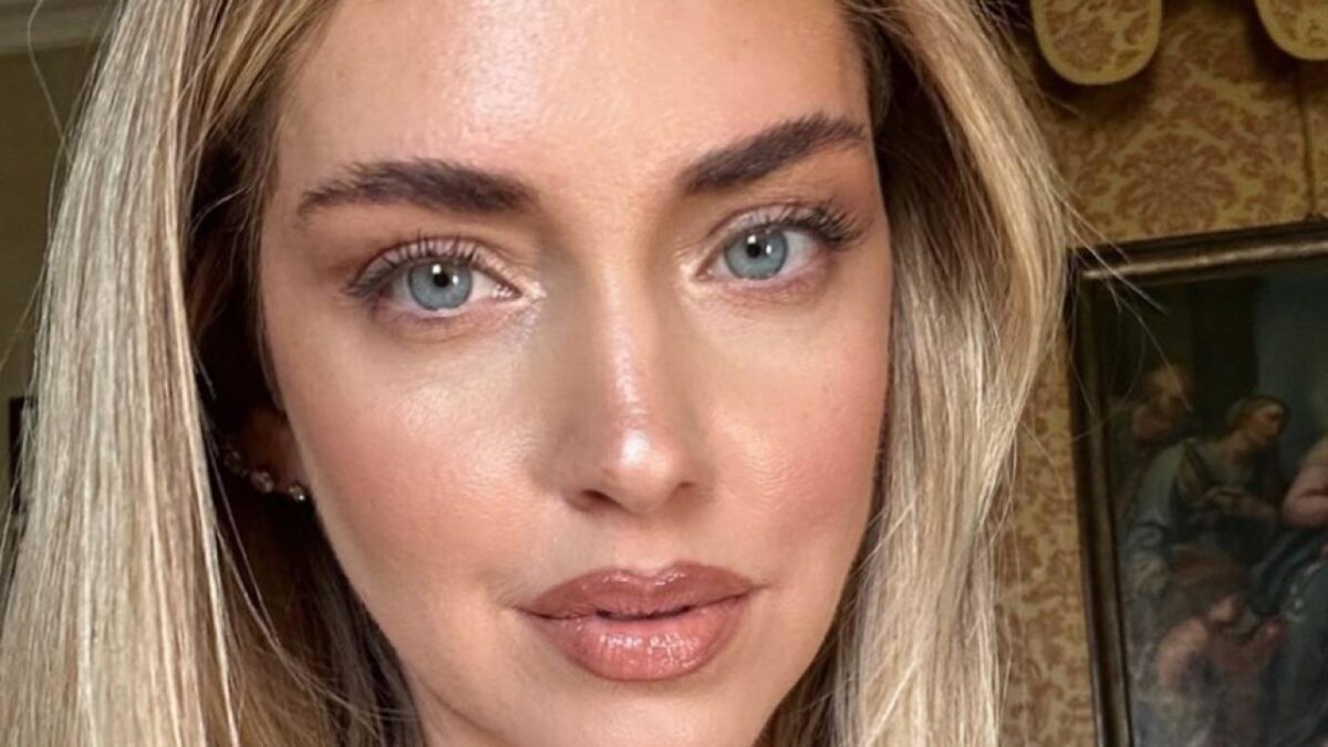 Il look casual di Chiara Ferragni fa già tendenza. Assolutamente da copiare!