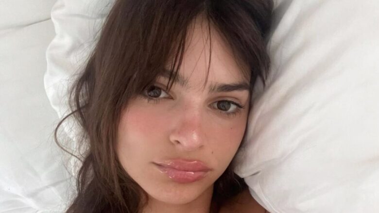 Emily Ratajkowski è una dea moderna con queste waves e il make up dall’effetto naturale e glow!