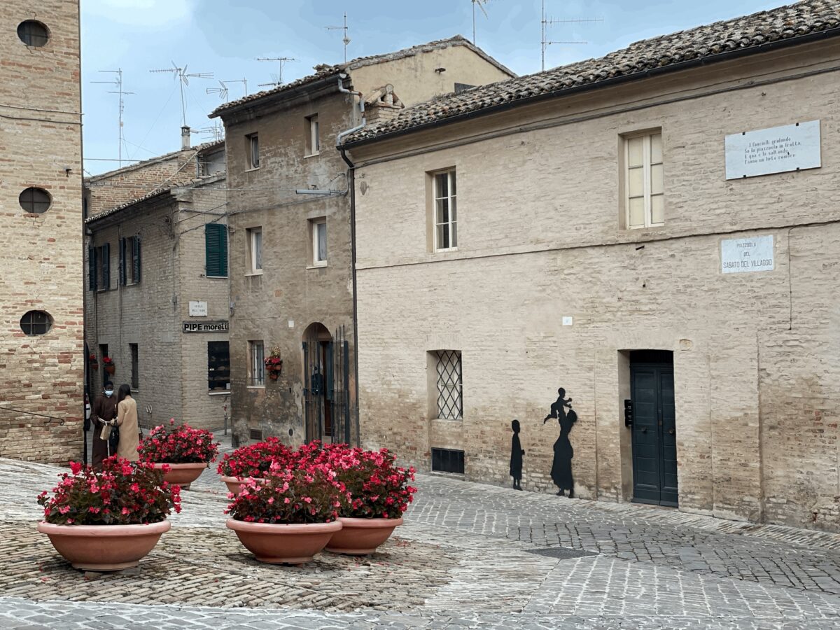 Galleria foto 'Questo è il Borgo più bello delle Marche. Scoprilo subito, in Autunno è bellissimo…' - foto 4