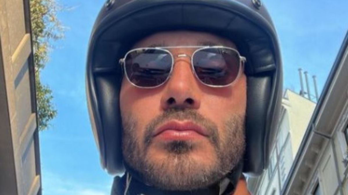 Stefano De Martino non si nasconde più: effusioni e tenerezze con la nuova fidanzata Martina (FOTO)