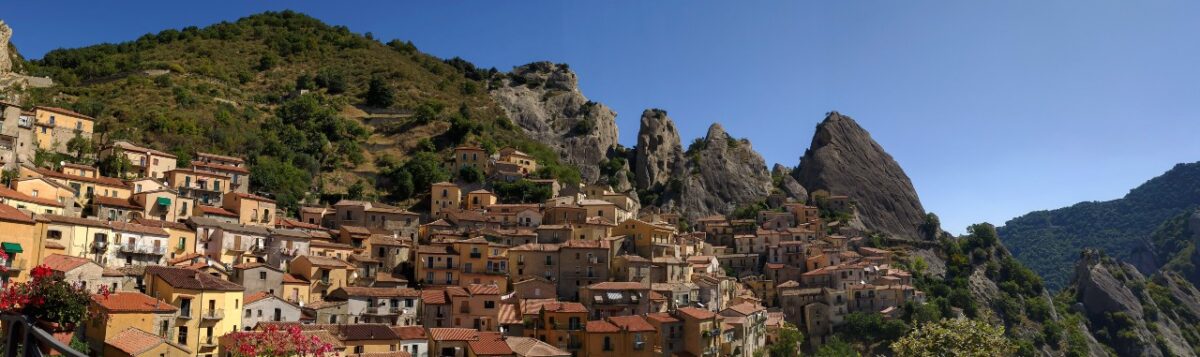 Galleria foto 'Weekend Autunnali: 4 Borghi da visitare nei fine settimana di Ottobre!' - foto 3