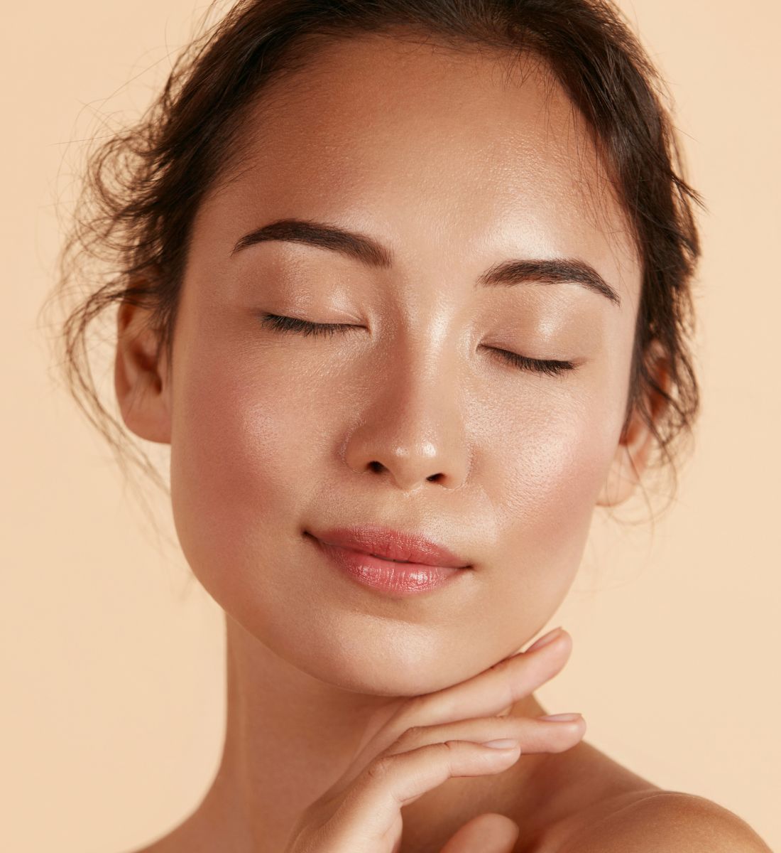 Galleria foto 'Brividi di bellezza: 7 suggerimenti per usare il ghiaccio nella tua routine beauty' - foto 5