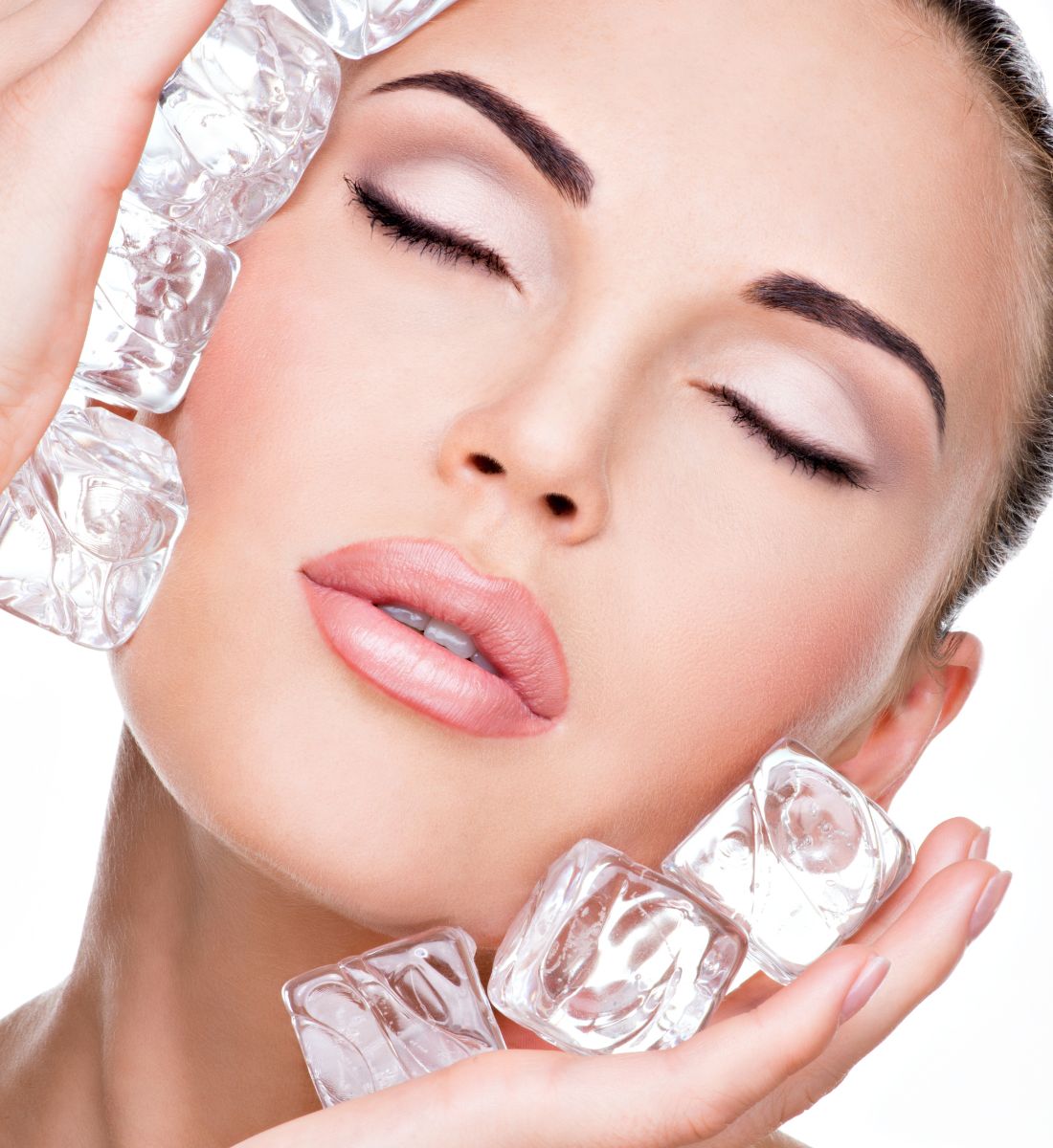 Galleria foto 'Brividi di bellezza: 7 suggerimenti per usare il ghiaccio nella tua routine beauty' - foto 7