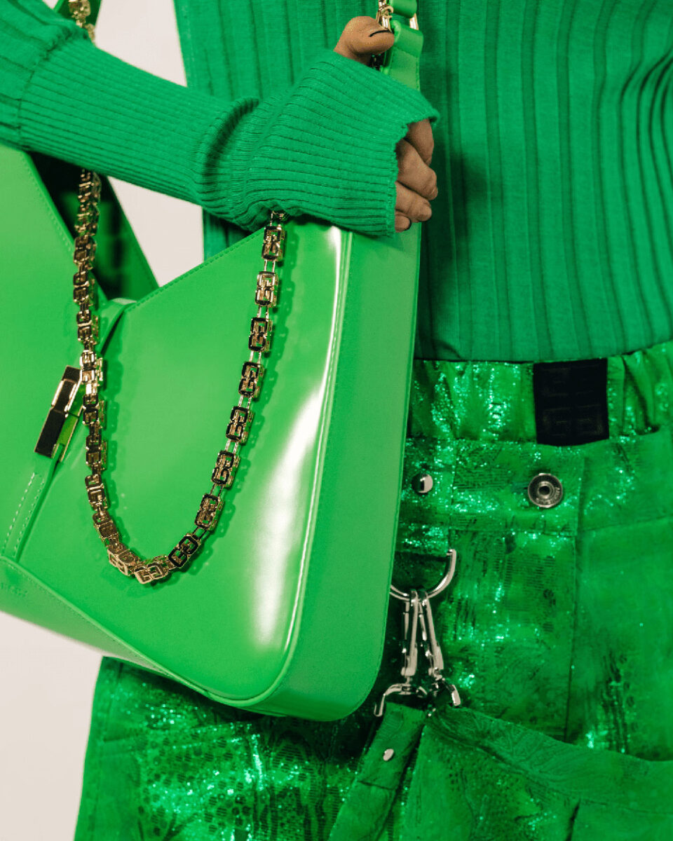 Galleria foto 'Capi e accessori nel colore moda più cool del 2023: il Verde!' - foto 13