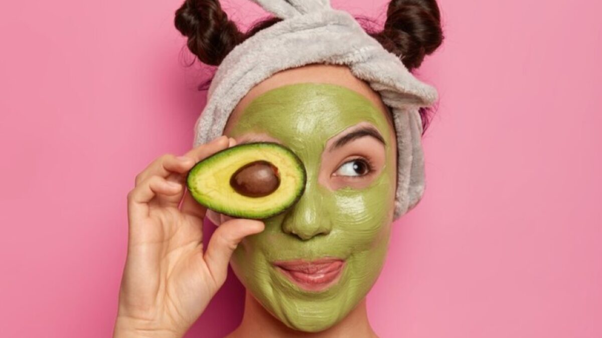 5 maschere viso all’avocado che amerai perdutamente