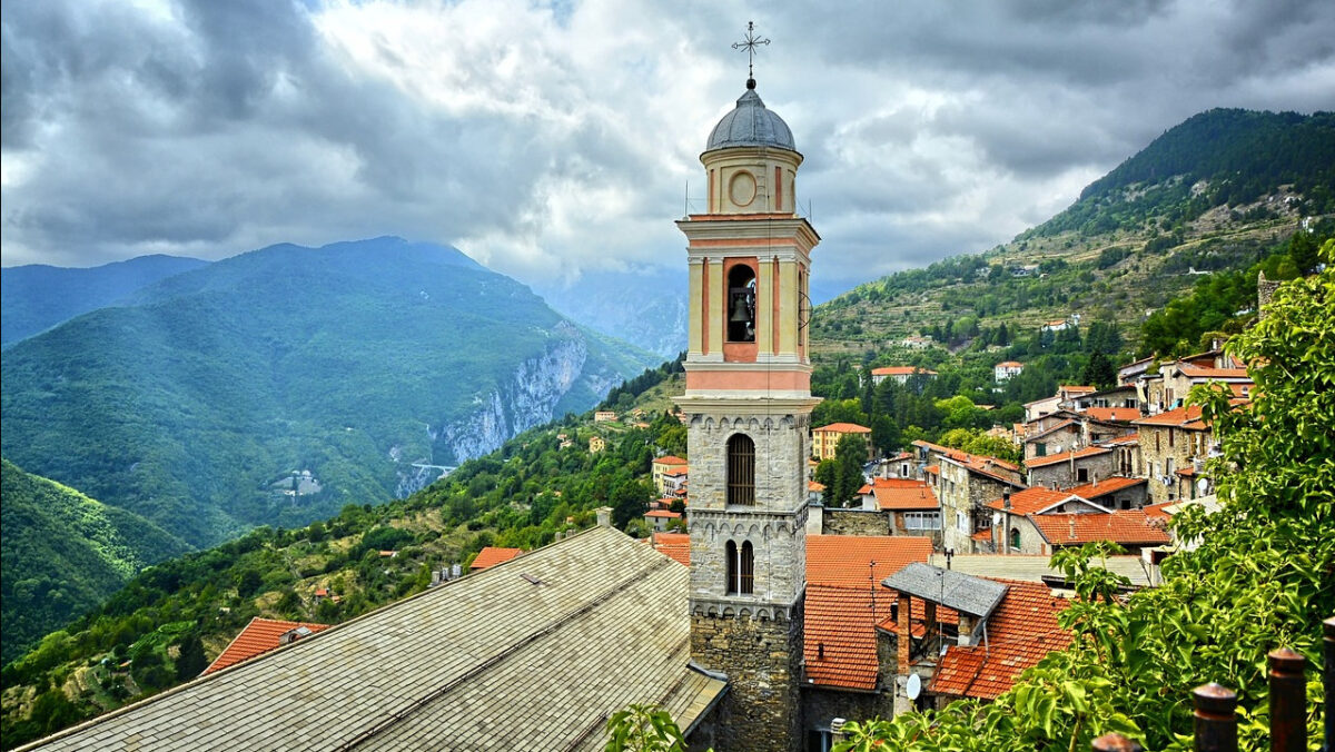 Liguria, viaggio nella Valle Argentina e i suoi borghi più belli