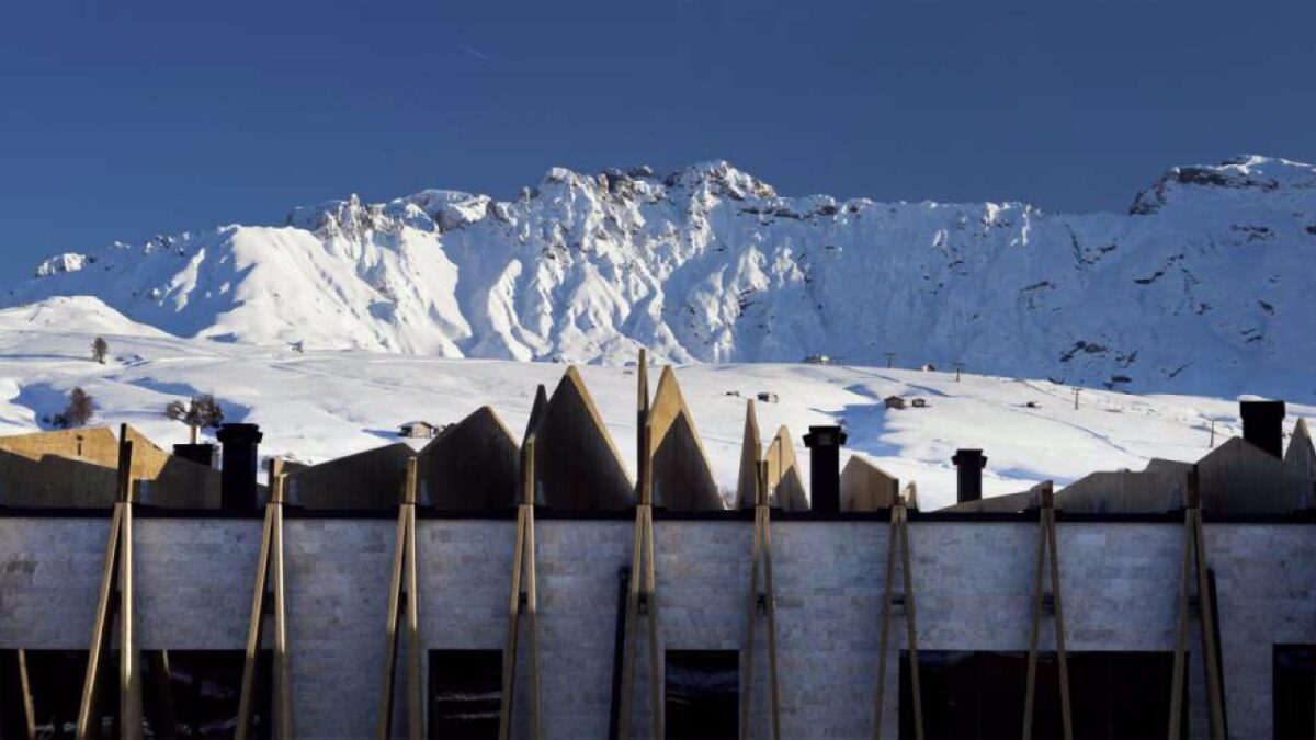 L’Hotel deluxe sulle Dolomiti più amato dalle Celeb. Sai quanto può arrivare a costare una notte qui?