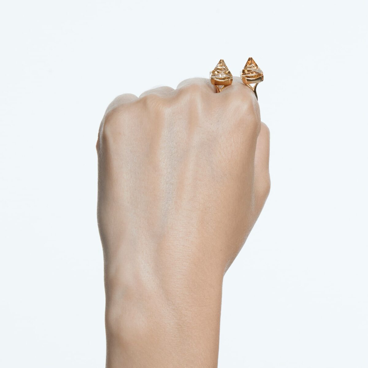 Galleria foto '5 Anelli Maxi davvero Chic da indossare questo Autunno' - foto 3