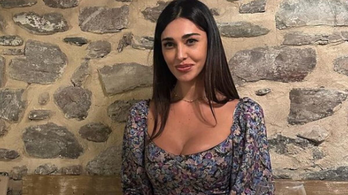 Belen Rodriguez rinasce dopo il periodo buio, il Look parla chiaro
