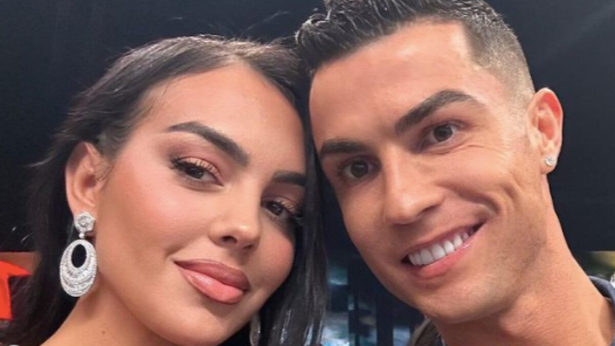 Georgina Rodriguez e Cristiano Ronaldo ricoperti di diamanti all’evento sportivo più Folle, il Look da capogiro