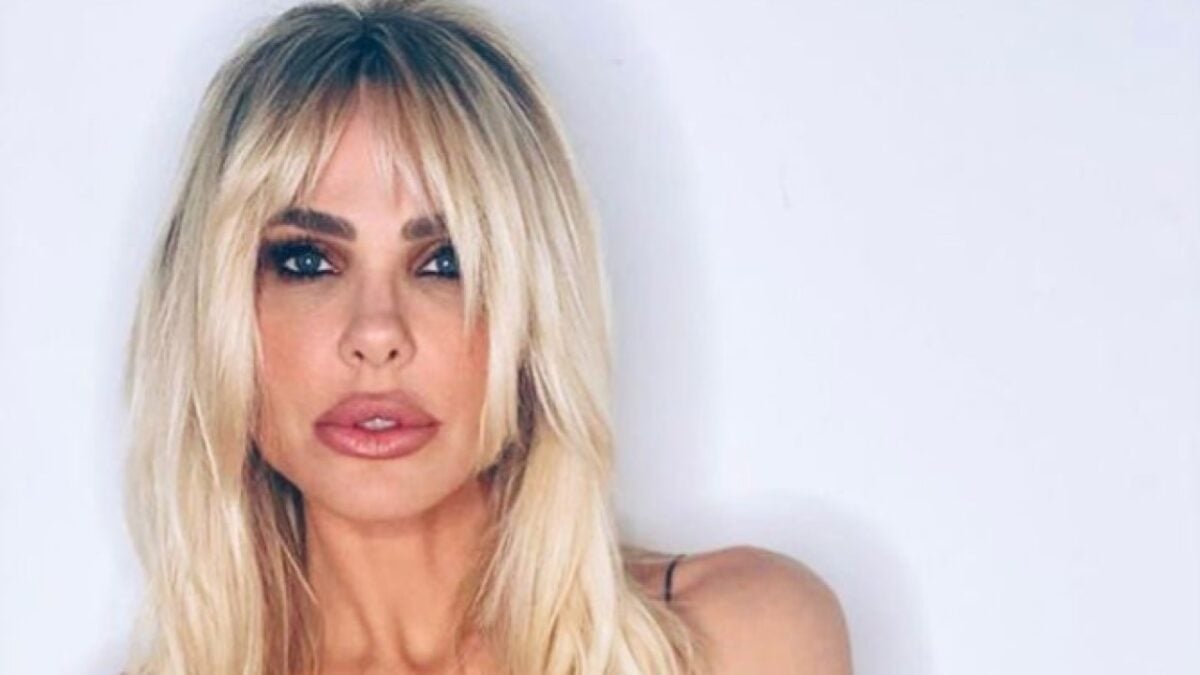 Tutte pazze per le galosce griffate di Ilary Blasi. Ma quanto costano!?