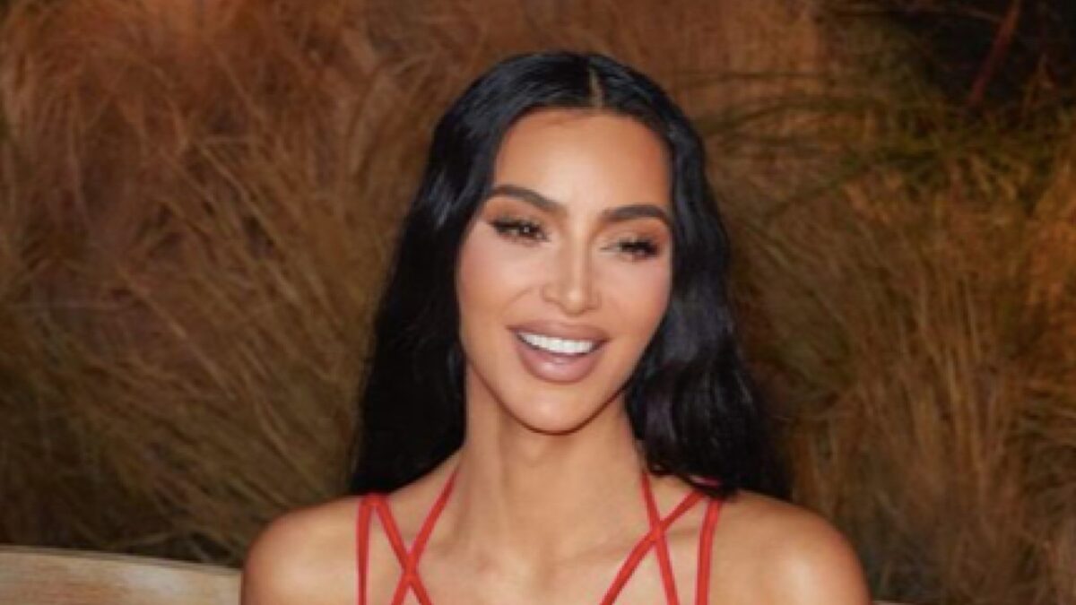 Kim Kardashian, il nuovo Reggiseno con Capezzoli finti salva il pianeta: ecco come