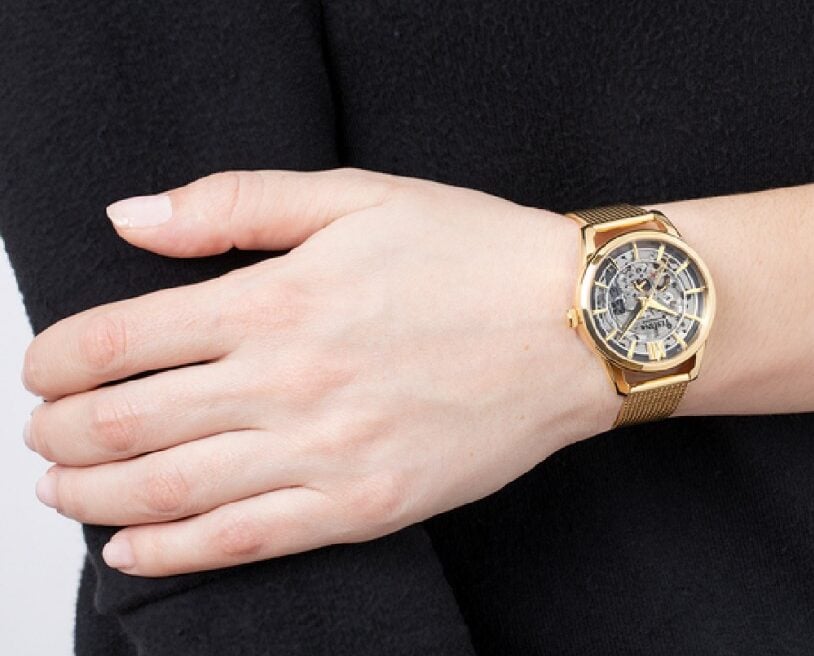 Galleria foto 'Tutte pazze questo raffinato Orologio con ingranaggi a vista. E’ pazzesco!' - foto 2