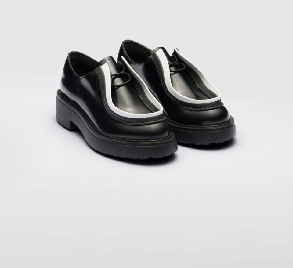 Galleria foto 'Scarpe Derby: gli abbinamenti più cool per un autunno all’insegna dello Stile' - foto 4