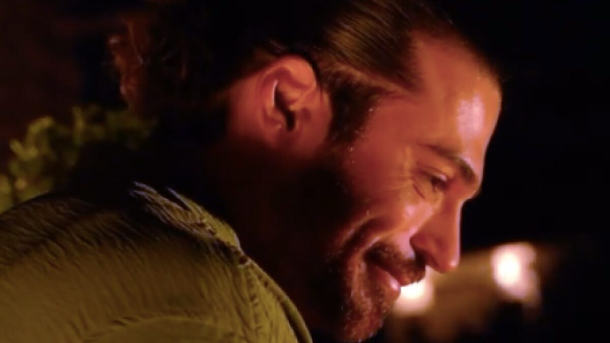 Can Yaman, il Look total Green per il grande ritorno dopo lo Scandalo
