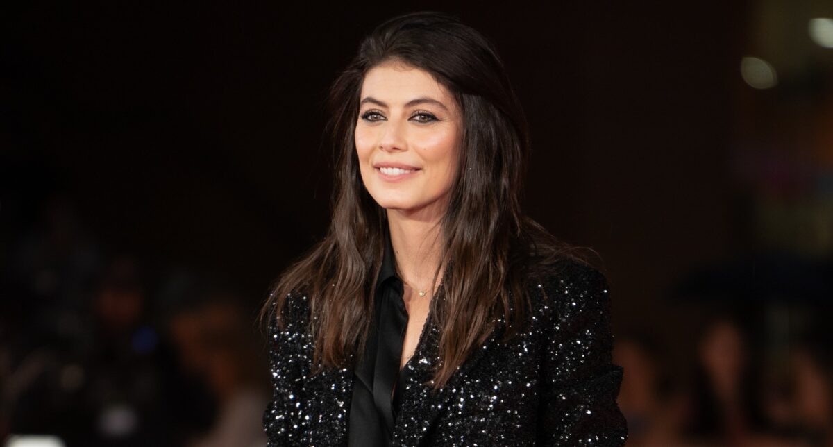 Galleria foto 'Alessandra Mastronardi dice addio al Bon Ton: alla Festa del Cinema è una vera Vamp!' - foto 2