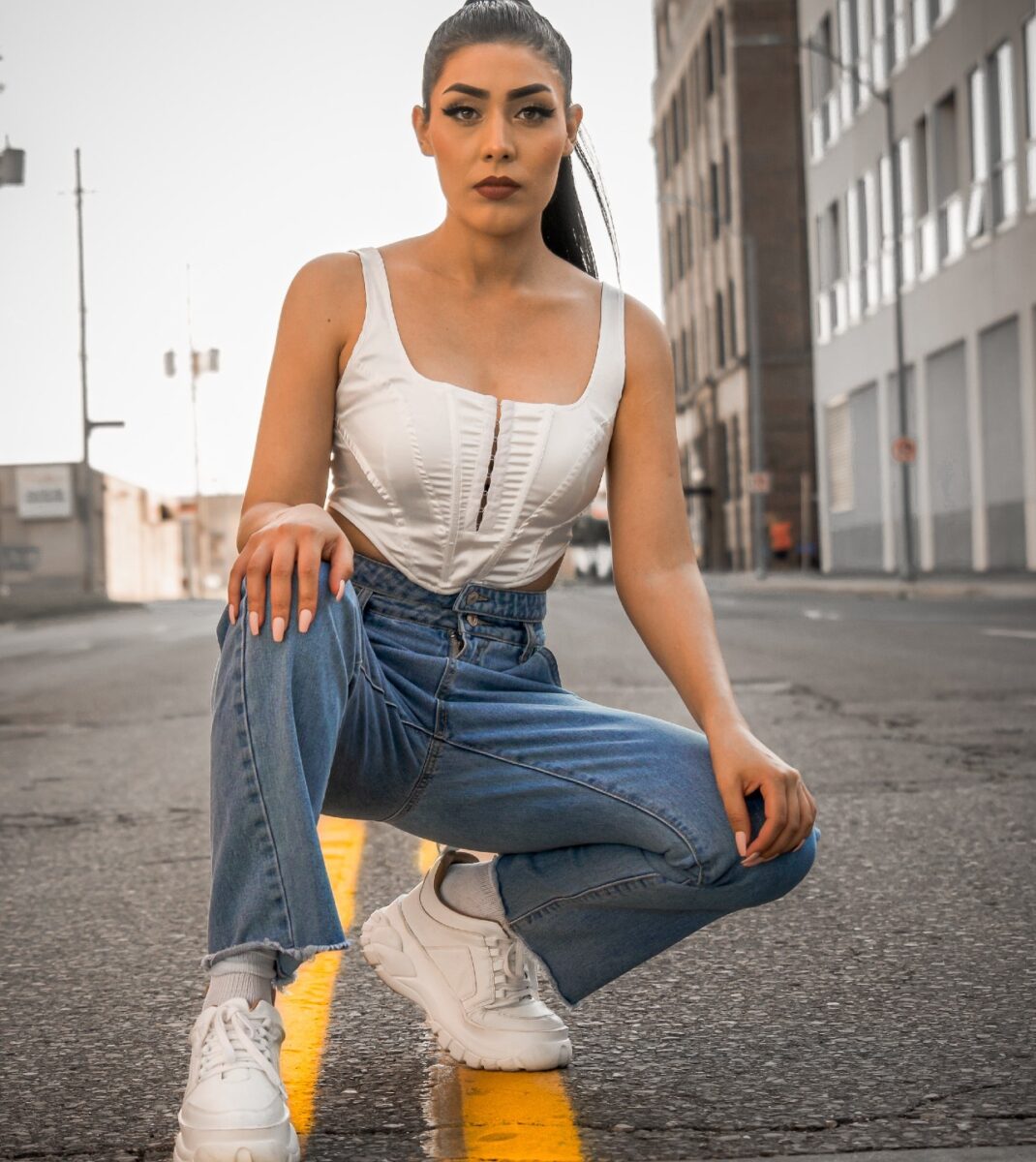 Galleria foto 'Questi sono i Jeans giusti per valorizzare il Lato B!' - foto 1