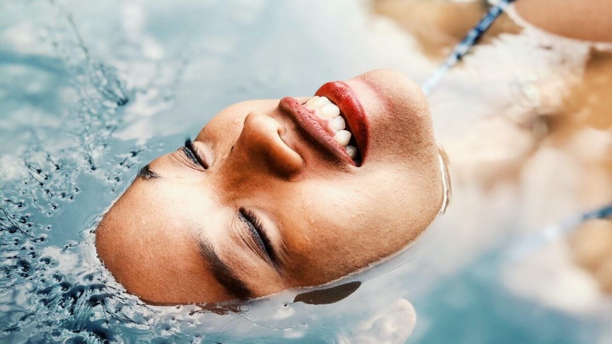 Dermaplaning, cosa c’è da sapere sul Trattamento Esfoliante Viso che regala un pelle Liscissima