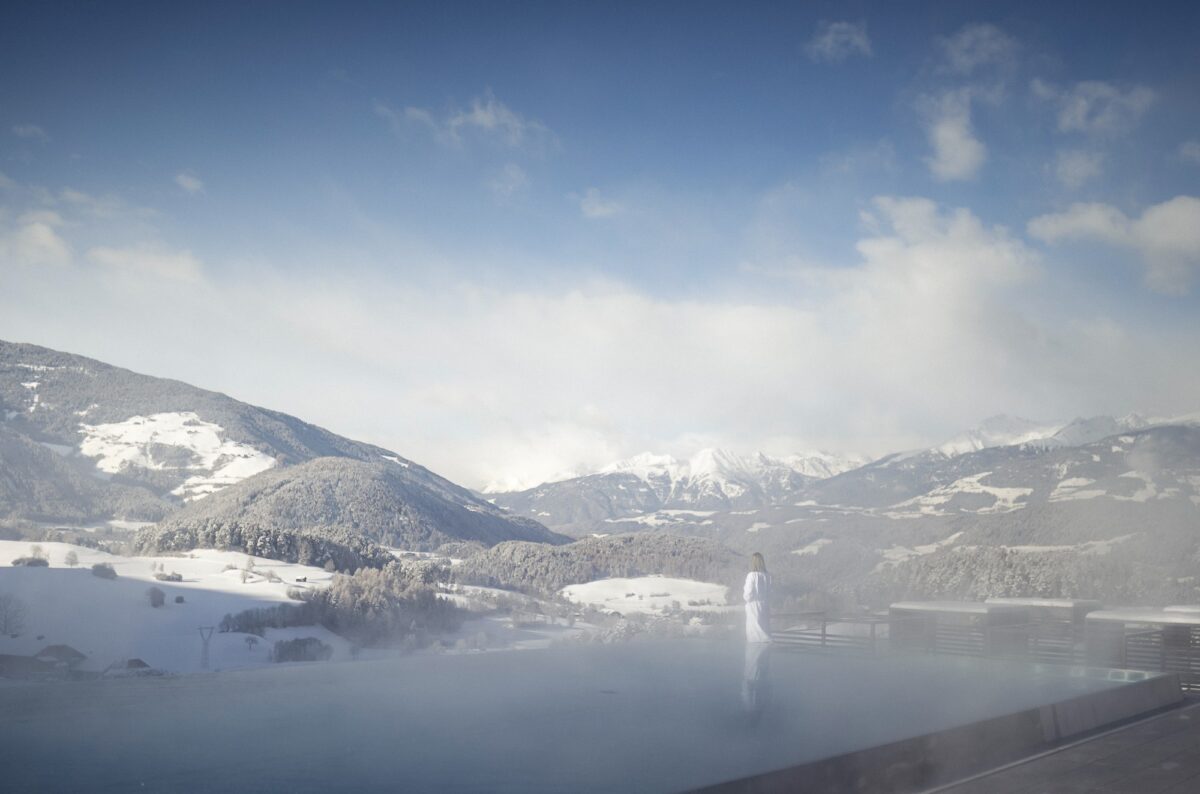 Galleria foto 'Ritorno sulle piste da Scii: 4 impianti già aperti e località uniche da vivere subito' - foto 2